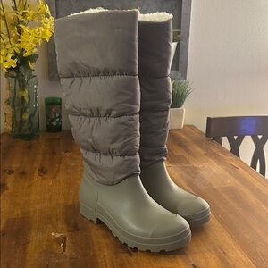 Dirty Laundry Women Quilted Fleece Lined Gray Knee High Slip-On Boots..9